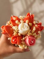 Tulipanes — Arreglo Bouquet Ramo de Velas de Soya Aromáticas y Base Hexagonal Dorada · 7 velas