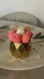 Tulipanes — Arreglo Bouquet Ramo de Velas de Soya Aromáticas y Base Hexagonal Dorada · 7 velas